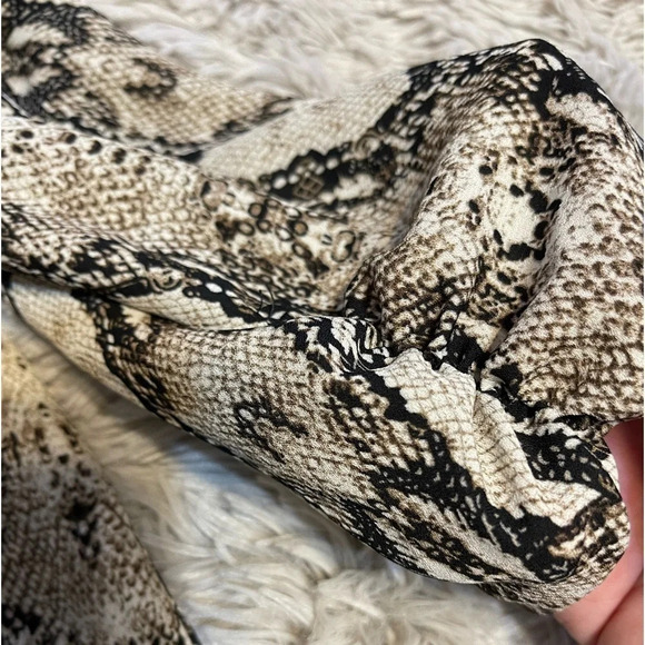 143 Story by Line Up Snake Pattern Blouse‎ Top with Front Tie Size Medium - Picture 5 of 5